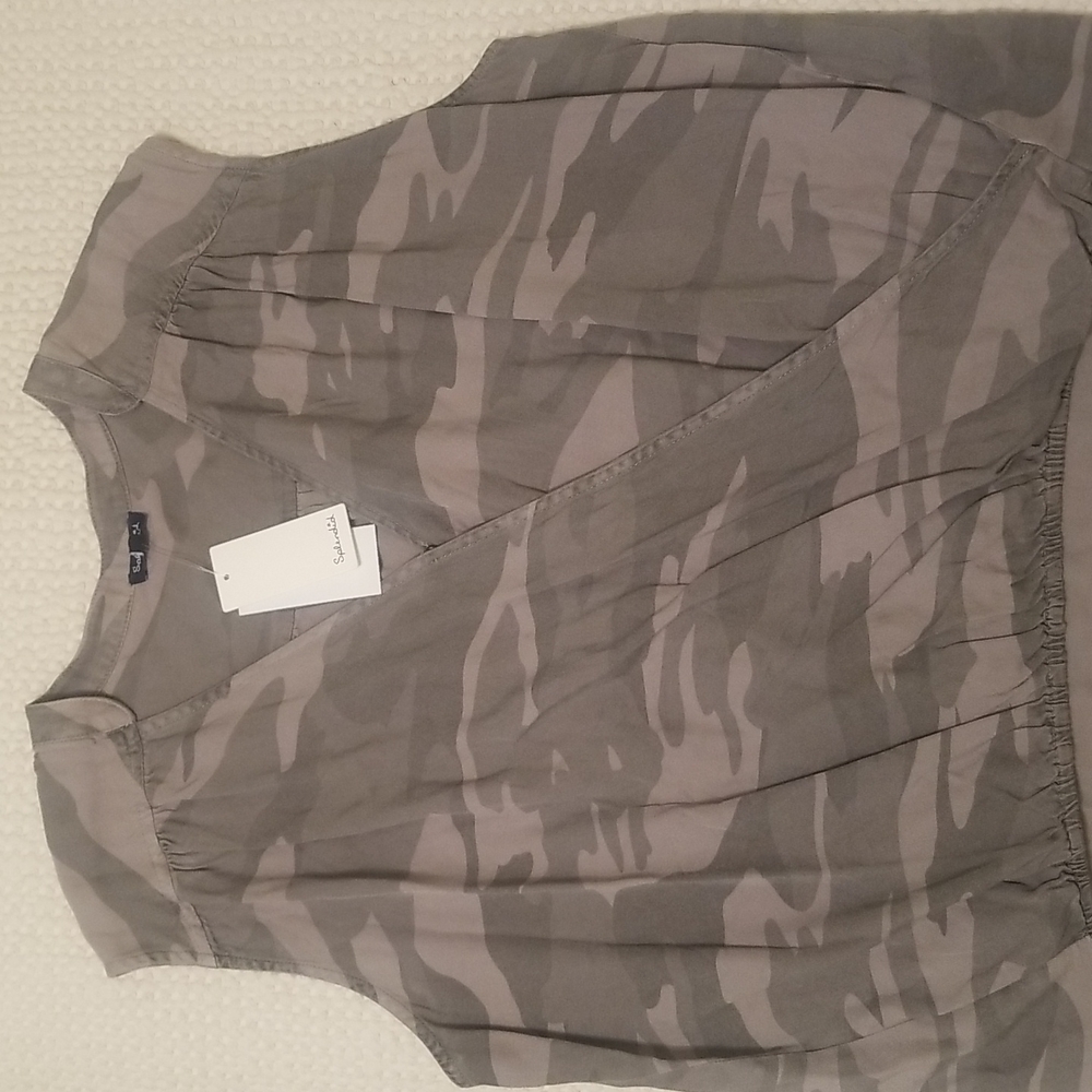 NWT Splendid sleeveless Camo top size Large
